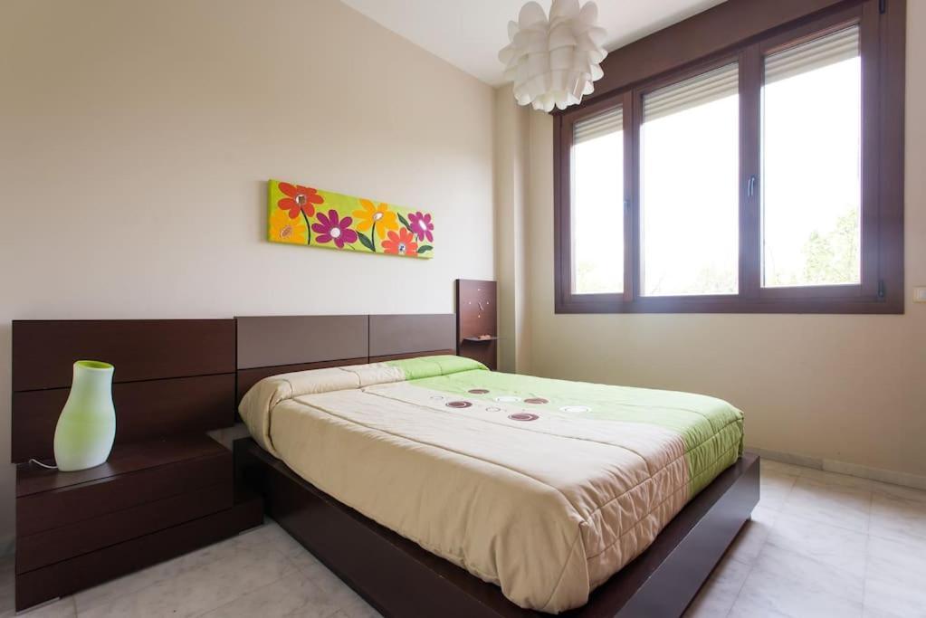 FIBES con parking gratis. Apartamento Sevilla Este. Exterior foto